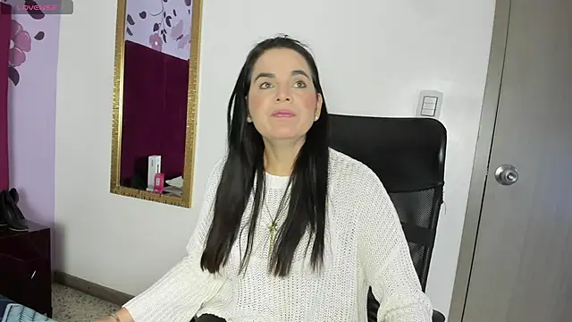 laura hotties online show from 02.05.26