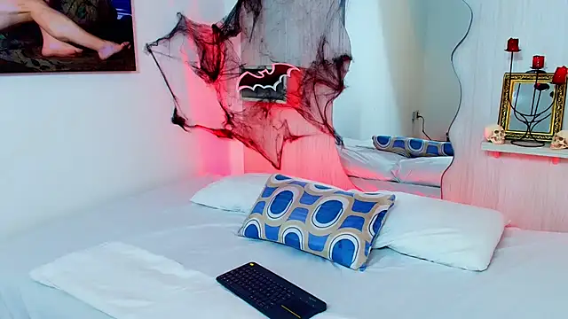 ZaraRousse online show from 10.19.25