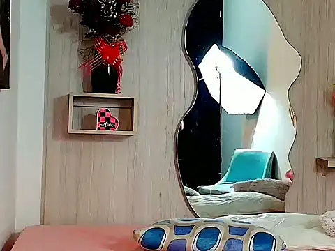 ZaraRousse online show from 11.29.25