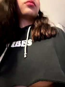 Snapshot of Dirty-Bunnyyy chatting on 10.24.25 Dirty-Bunnyyy online show from 10.24.25