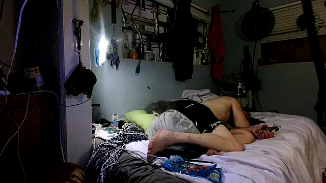 Snapshot of PornStro921 chatting on 10.10.25 PornStro921 online show from 10.10.25