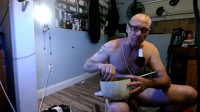 Snapshot of PornStro921 chatting on 10.15.25 PornStro921 online show from 10.15.25