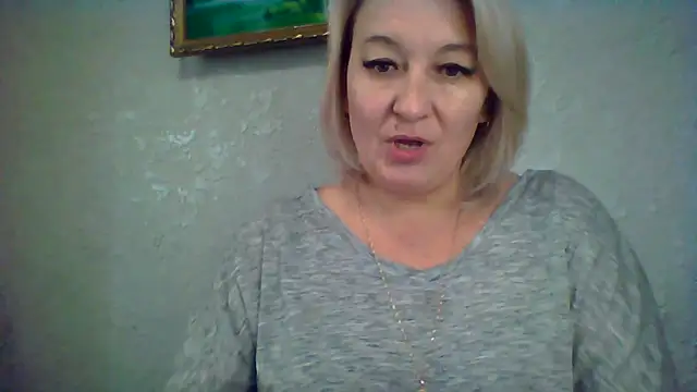 Snapshot of ArielXLoveresss chatting on 10.17.25 ArielXLoveresss online show from 10.17.25