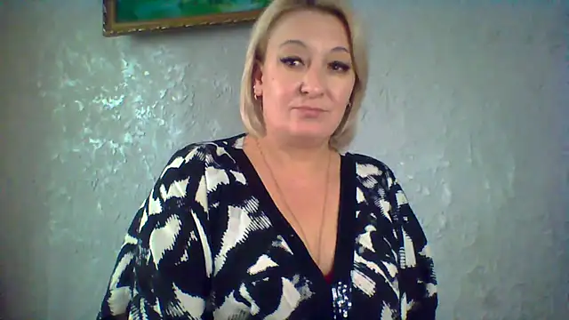 Snapshot of ArielXLoveresss chatting on 11.03.25 ArielXLoveresss online show from 11.03.25