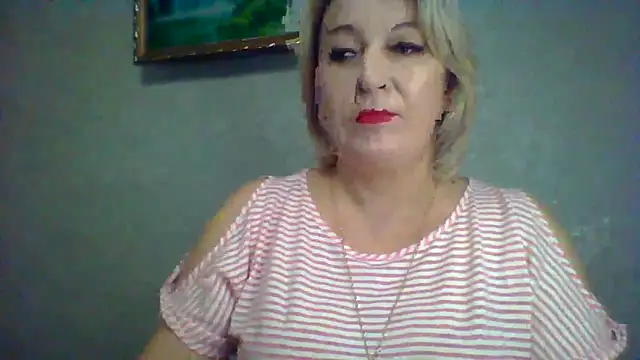 Snapshot of ArielXLoveresss chatting on 11.17.25 ArielXLoveresss online show from 11.17.25