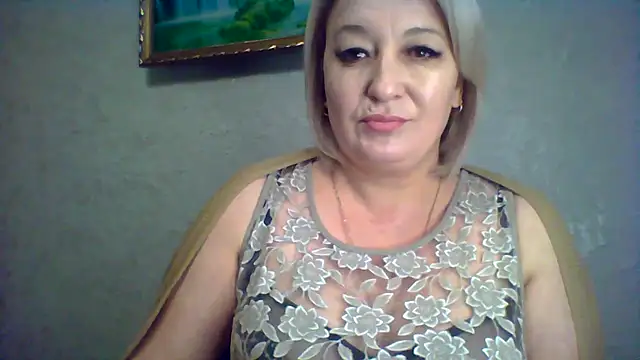 Snapshot of ArielXLoveresss chatting on 11.28.25 ArielXLoveresss online show from 11.28.25