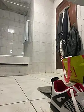 Snapshot of rogerdik76 chatting on 02.27.26 rogerdik76 online show from 02.27.26