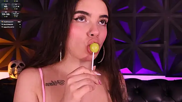 DaphneGlas online show from 10.29.25