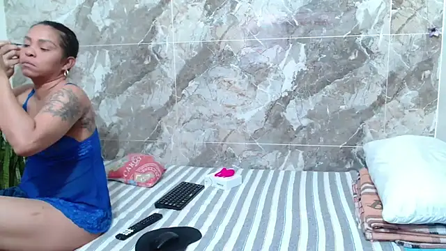 Snapshot of kima_leds chatting on 10.10.25 kima leds online show from 10.10.25