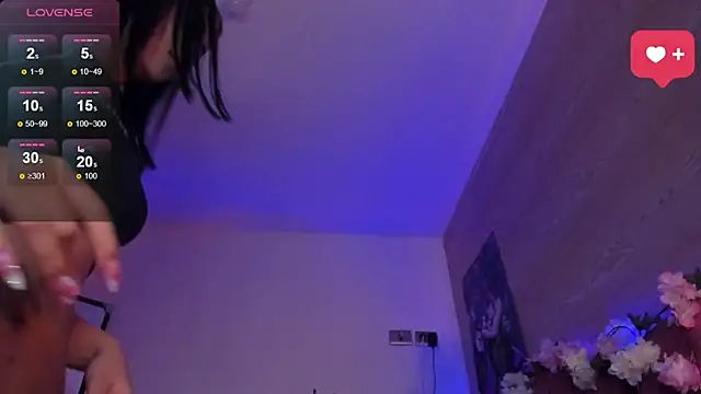 Snapshot of Minami_Nakamura chatting on 10.07.25 Minami Nakamura online show from 10.07.25