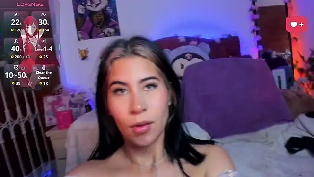 Snapshot of Minami_Nakamura chatting on 10.21.25 Minami Nakamura online show from 10.21.25