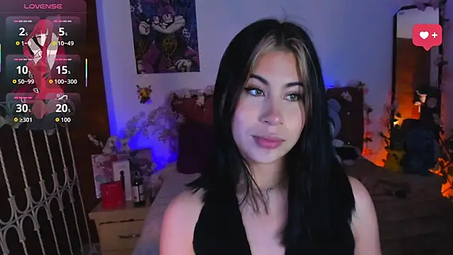 Snapshot of Minami_Nakamura chatting on 10.27.25 Minami Nakamura online show from 10.27.25