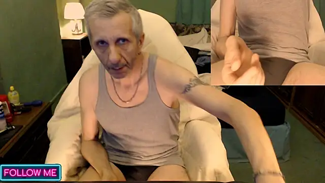 Snapshot of maxdaddy690 chatting on 12.05.24 maxdaddy690 online show from 12.05.24