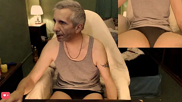 Snapshot of maxdaddy690 chatting on 12.13.24 maxdaddy690 online show from 12.13.24