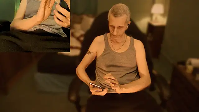 Snapshot of maxdaddy690 chatting on 12.27.24 maxdaddy690 online show from 12.27.24