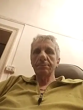 Snapshot of maxdaddy690 chatting on 03.10.25 maxdaddy690 online show from 03.10.25