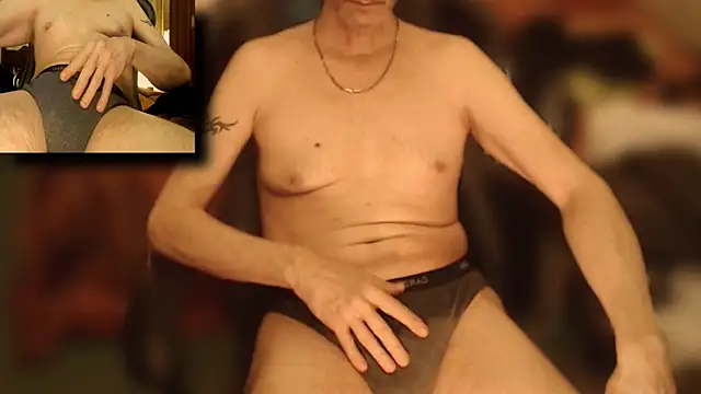 Snapshot of maxdaddy690 chatting on 03.14.25 maxdaddy690 online show from 03.14.25