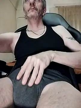 Snapshot of maxdaddy690 chatting on 03.15.25 maxdaddy690 online show from 03.15.25