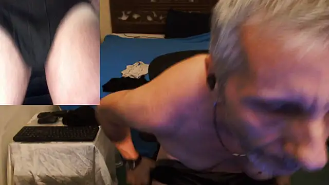 Snapshot of maxdaddy690 chatting on 09.13.25 maxdaddy690 online show from 09.13.25