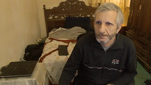 maxdaddy690 online show from 12.22.25