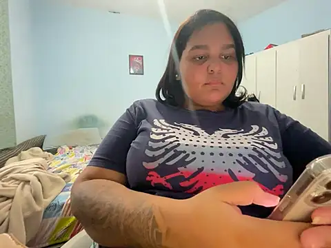 Snapshot of thataa_paixao chatting on 03.17.25 thataa paixao online show from 03.17.25