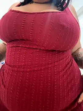 Snapshot of thataa_paixao chatting on 11.13.25 thataa paixao online show from 11.13.25