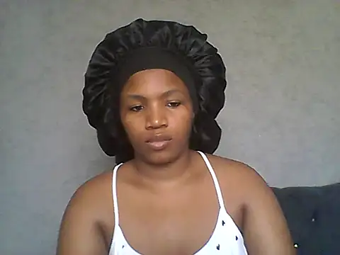 Snapshot of xMiAmor chatting on 03.13.25 xMiAmor online show from 03.13.25