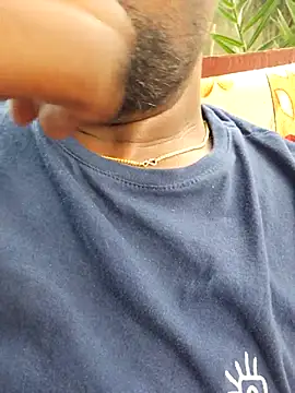 Snapshot of wildfun_ chatting on 10.17.25 wildfun online show from 10.17.25