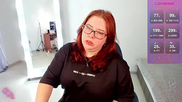 Lily lu one online show from 03.04.25