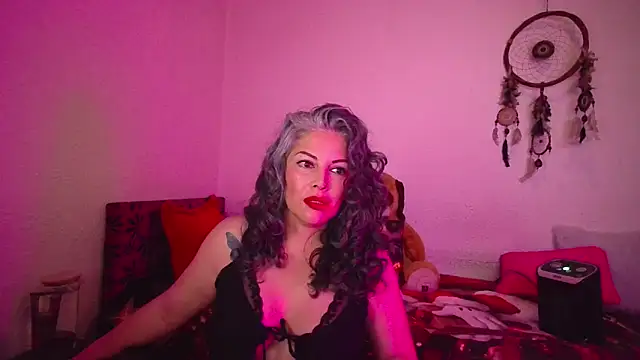 Victoria Lover online show from 01.10.26