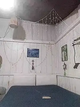 Fellyna online show from 10.18.25