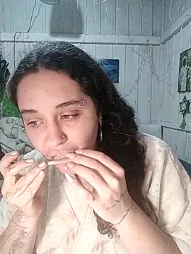 Fellyna online show from 10.19.25