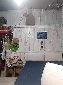 Fellyna online show from 10.28.25