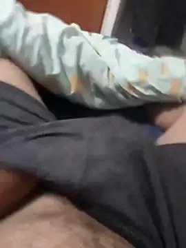 Snapshot of omeriz chatting on 10.22.25 omeriz online show from 10.22.25