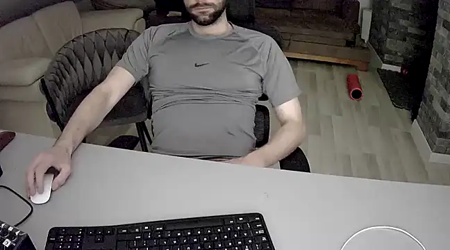 Snapshot of gryzoon chatting on 03.13.25 gryzoon online show from 03.13.25