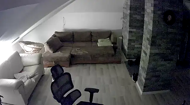 Snapshot of gryzoon chatting on 03.19.25 gryzoon online show from 03.19.25