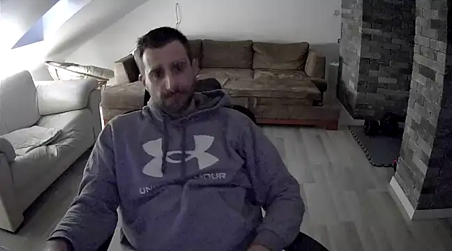 Snapshot of gryzoon chatting on 03.21.25 gryzoon online show from 03.21.25