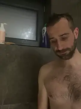 Snapshot of gryzoon chatting on 09.16.25 gryzoon online show from 09.16.25