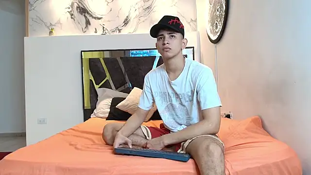 KING OFF BOYS online show from 11.12.25