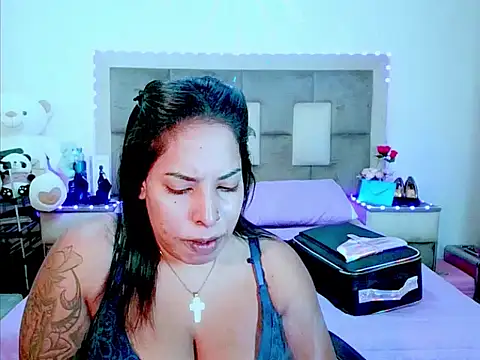 Snapshot of indiantopaz694u chatting on 05.31.26 indiantopaz694u online show from 05.31.26