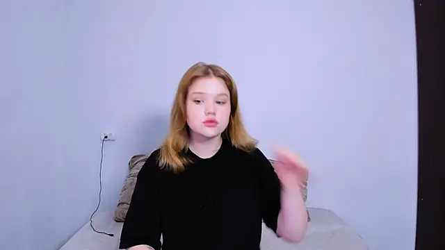 Snapshot of LaseyMoon chatting on 10.16.25 LaseyMoon online show from 10.16.25