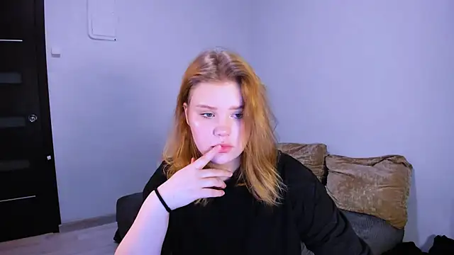 Snapshot of LaseyMoon chatting on 11.07.25 LaseyMoon online show from 11.07.25