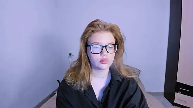 Snapshot of LaseyMoon chatting on 11.16.25 LaseyMoon online show from 11.16.25