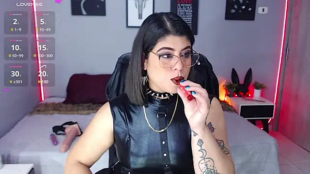 Snapshot of Veronika_metal chatting on 03.11.25 Veronika metal online show from 03.11.25
