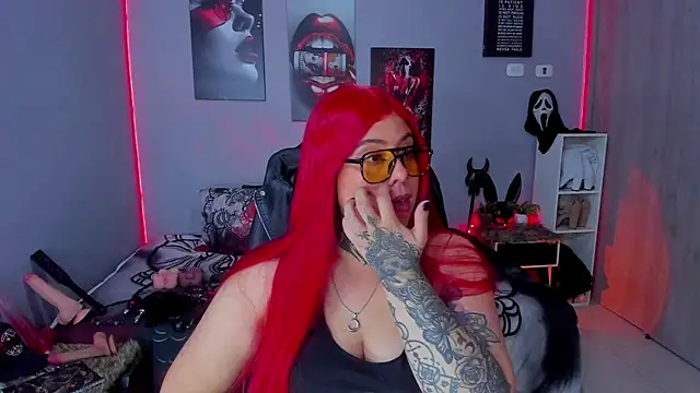 Snapshot of Veronika_metal chatting on 12.19.25 Veronika metal online show from 12.19.25