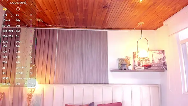 Snapshot of Nicoll_Evans_ chatting on 10.09.25 Nicoll Evans online show from 10.09.25