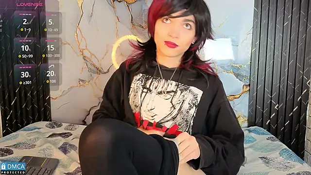 MaeveKuro online show from 11.10.25