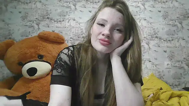 Eveline May online show from 03.16.25