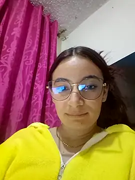 Snapshot of issa_monterrey chatting on 09.28.25 issa monterrey online show from 09.28.25