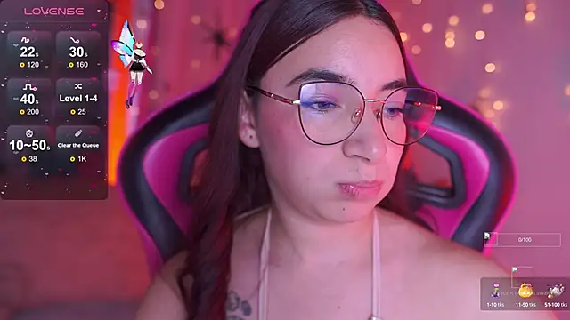 Snapshot of issa_monterrey chatting on 10.11.25 issa monterrey online show from 10.11.25